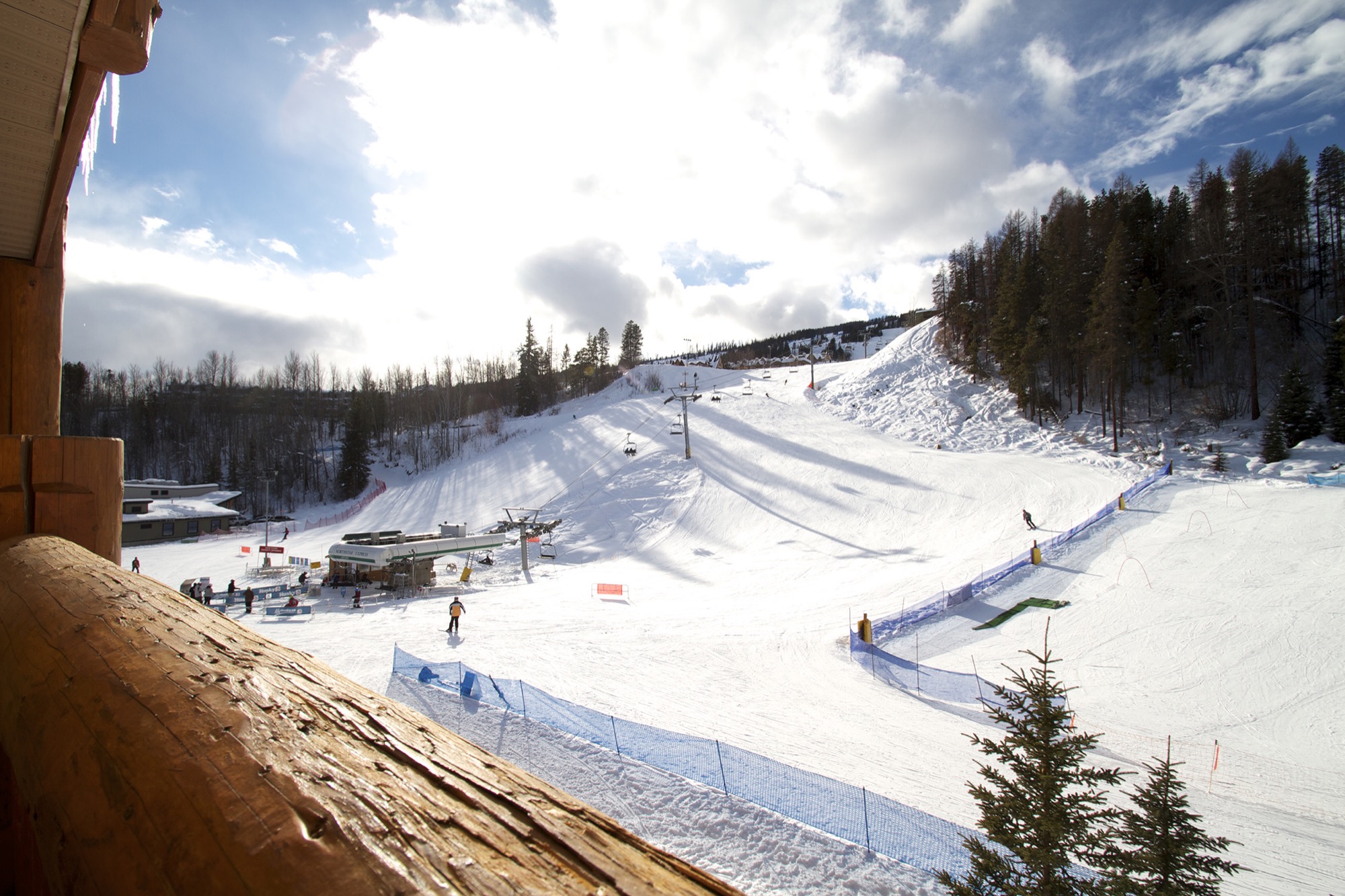 Pistas de esquí y el telesilla Northstar Express en Kimberley Alpine Resort, Purcell Mountains