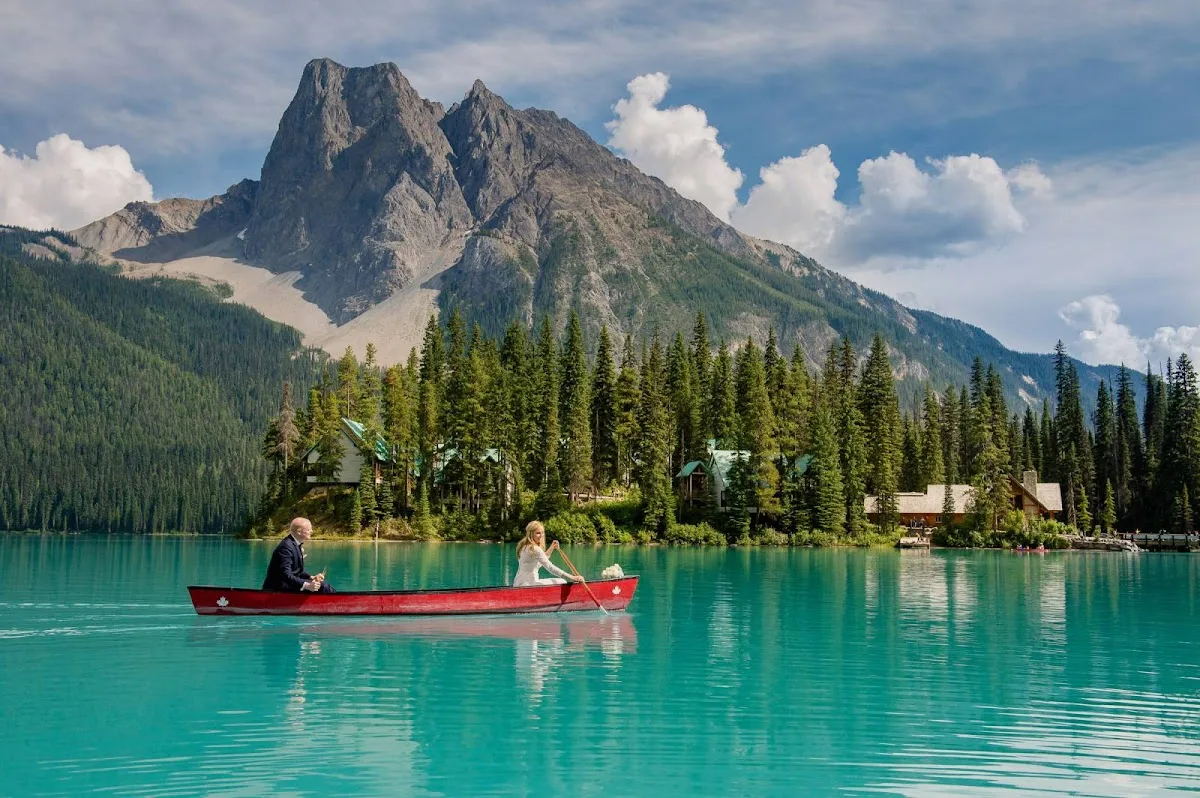 Experiencia Rocosas y Canadá Oeste — Oeste